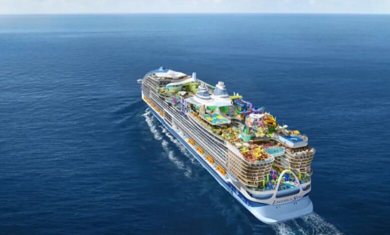 سفينة عملاقة