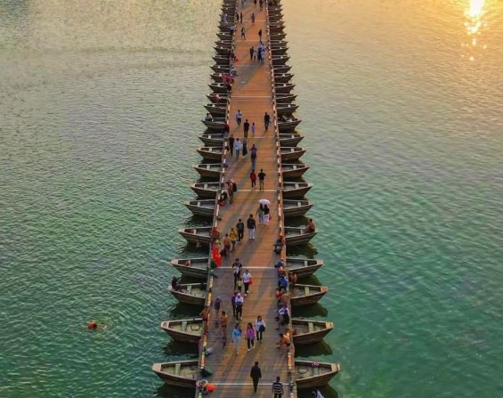 جسر قانتشو العائم القديم