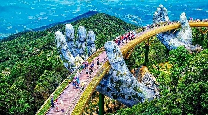 جسر الذهب في فيتنام