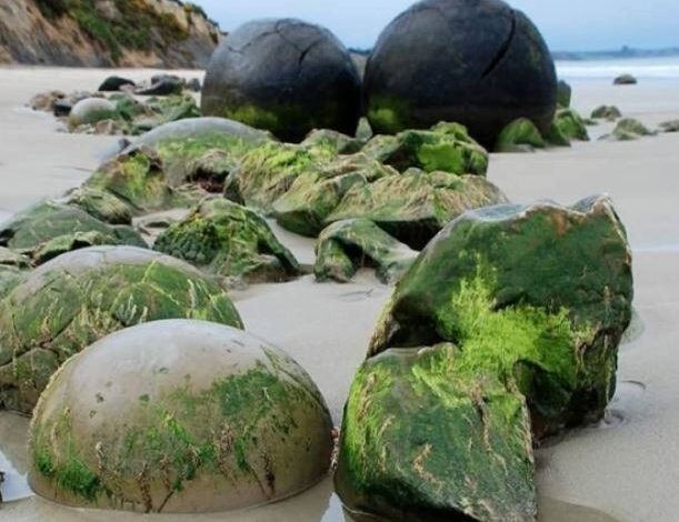 صخور مويراكي