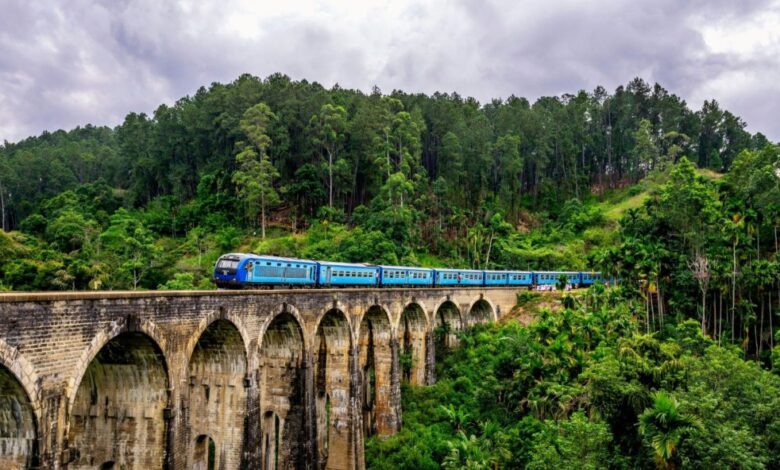 رحلة قطار من كولومبو وسط الجبال