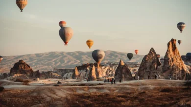 في كبادوكيا التحليق فوق التشكيلات الصخرية لحظة لا تُنسى