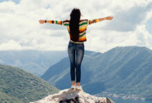 نصائح أساسية للبنات عند السفر بمفردهم