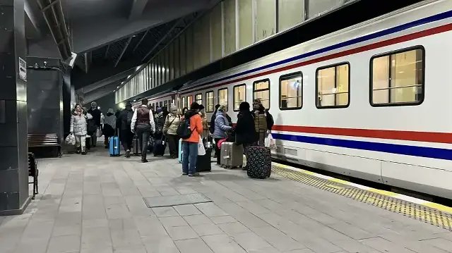 قطار الشرق السريع