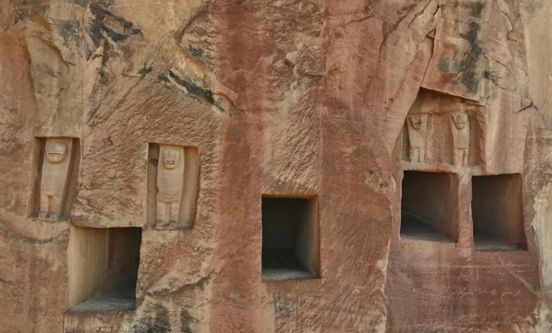 مقابر الأسود بالعُلا