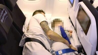 تحويل مقعد الطائرة إلى سرير